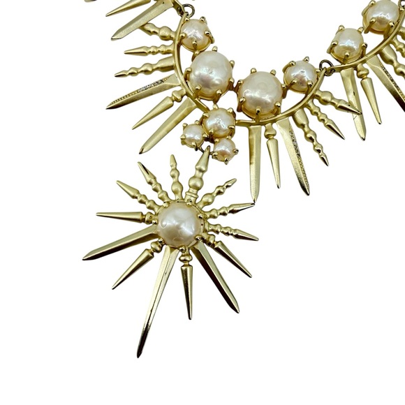 Kendra Scott Valentina Pearl Starburst Gold Statement Necklace Hook Closure - Picture 6 of 9